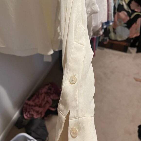 Vince Women's Silk V-Neck Long Sleeve Top Sz XS - Picture 4 of 4